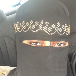 Meet your Posher, Monique